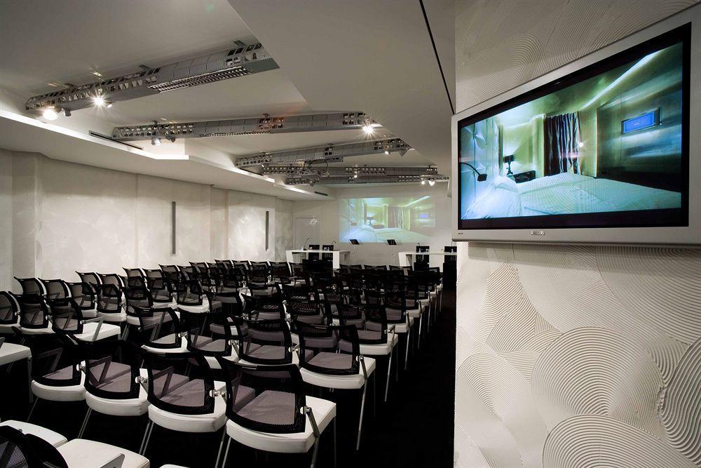 Una Hotels One CTA Facilidades foto