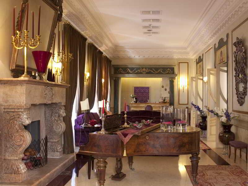 Una Hotels One CTA Interior foto
